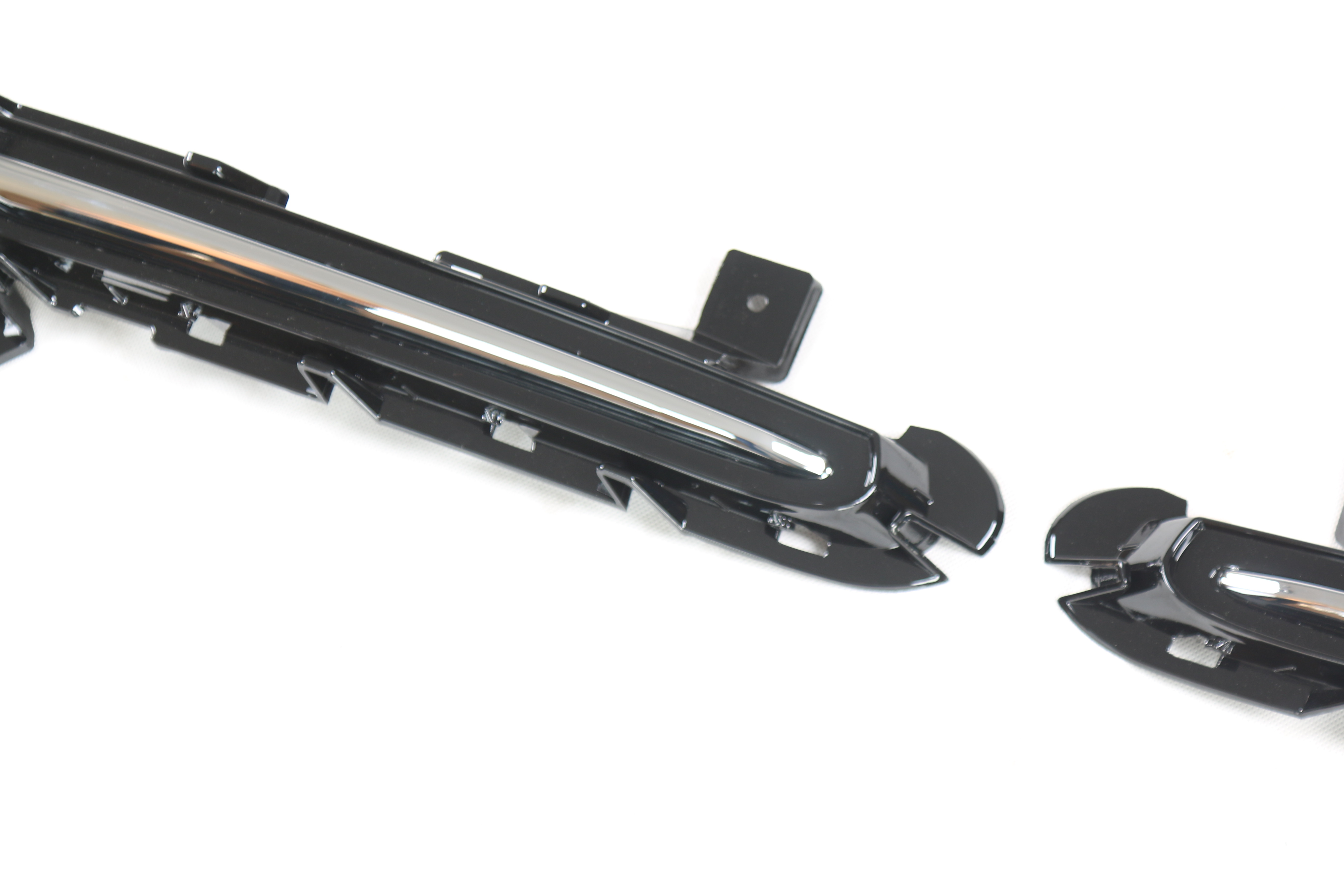 Grille de s&eacute;curit&eacute; avant L/R 31347042 31347043, pi&egrave;ces automobiles adapt&eacute;es &agrave; Volvo V40 2013 – 2019