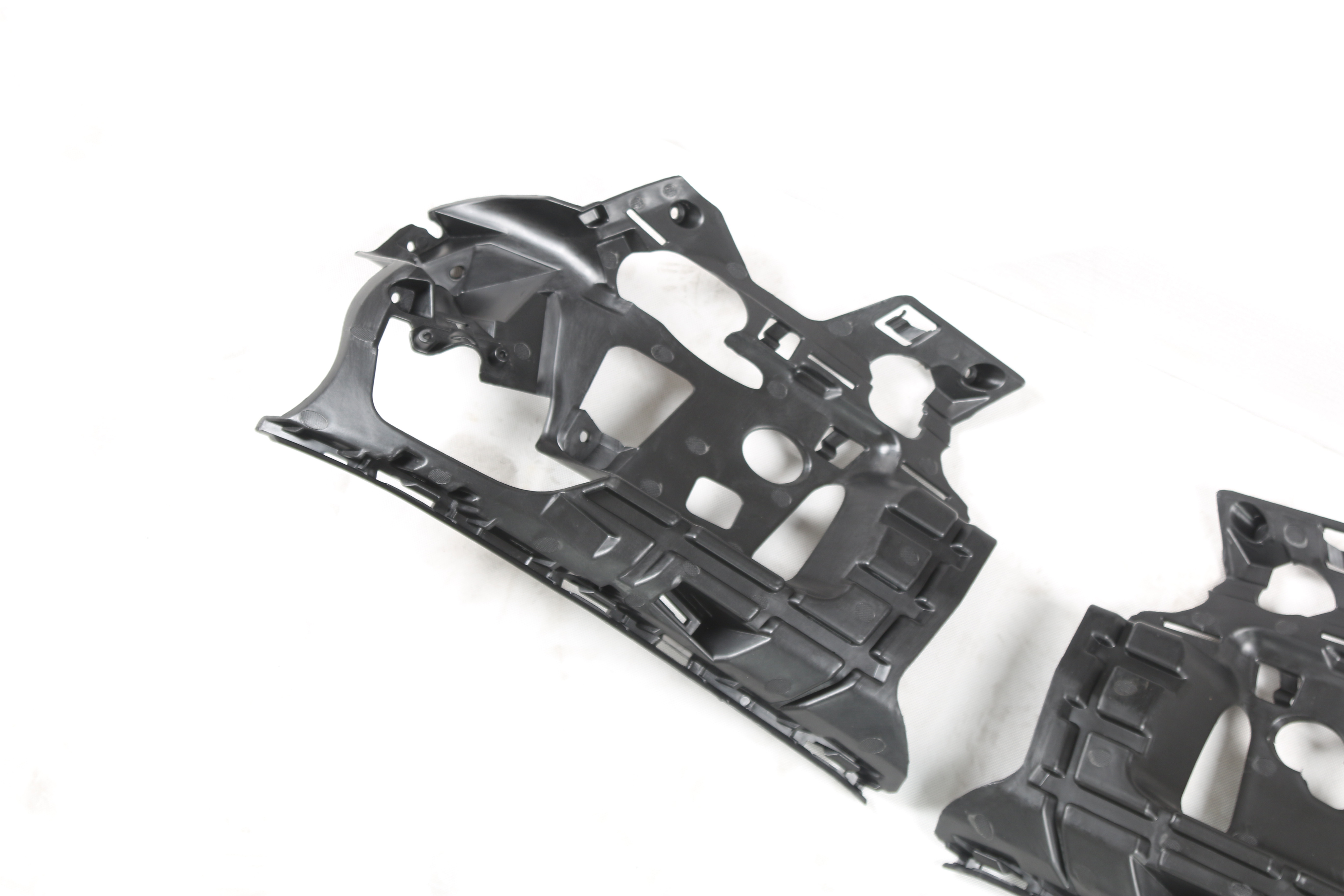 Auto Parts ยึดไฟหน้า L/R 31323840 31364356 31323841 31364357 Fit สำหรับ Volvo V60/S60 2014-2018