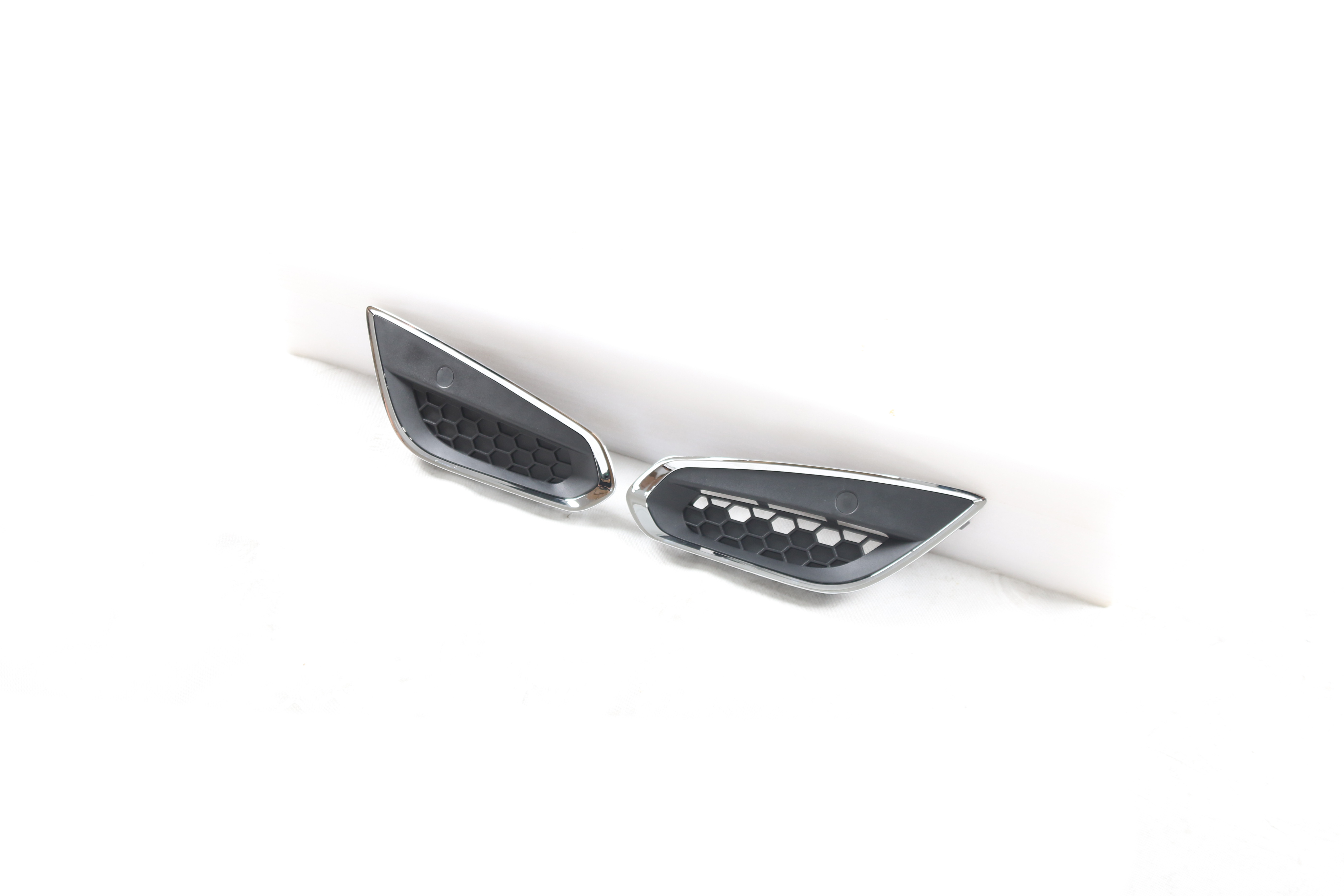 Telaio in lamiera per fendinebbia per ricambi auto senza fori L/R 31323411 31323412 adatto per Volvo V60/S60 2011-2013