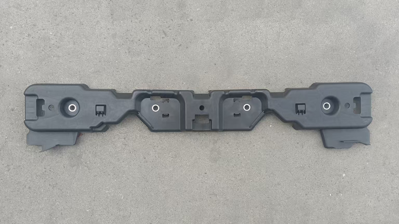 Passend f&uuml;r W206 Befestigungswinkel 4WD