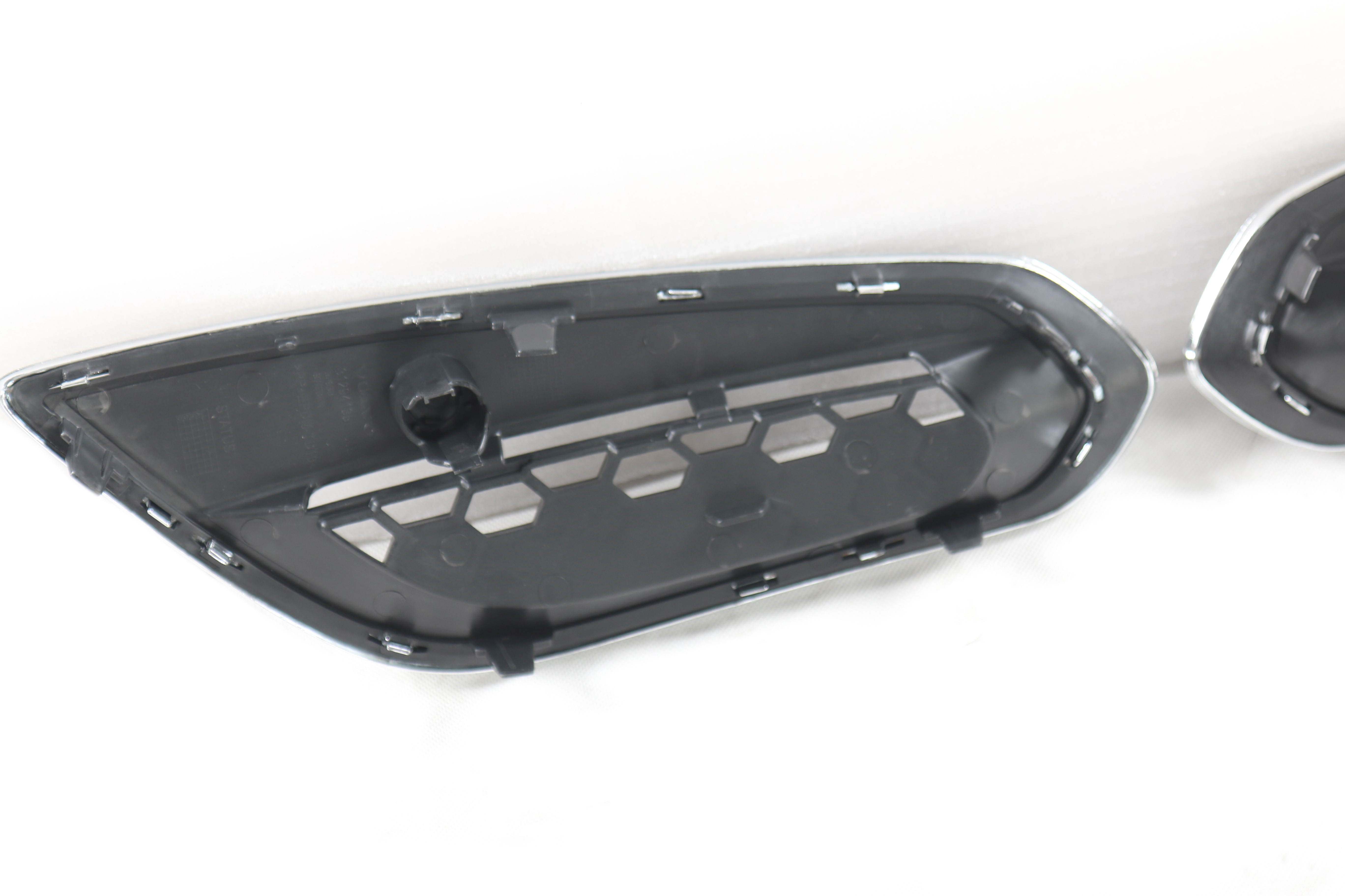 Telaio in lamiera per fendinebbia per ricambi auto senza fori L/R 31323411 31323412 adatto per Volvo V60/S60 2011-2013