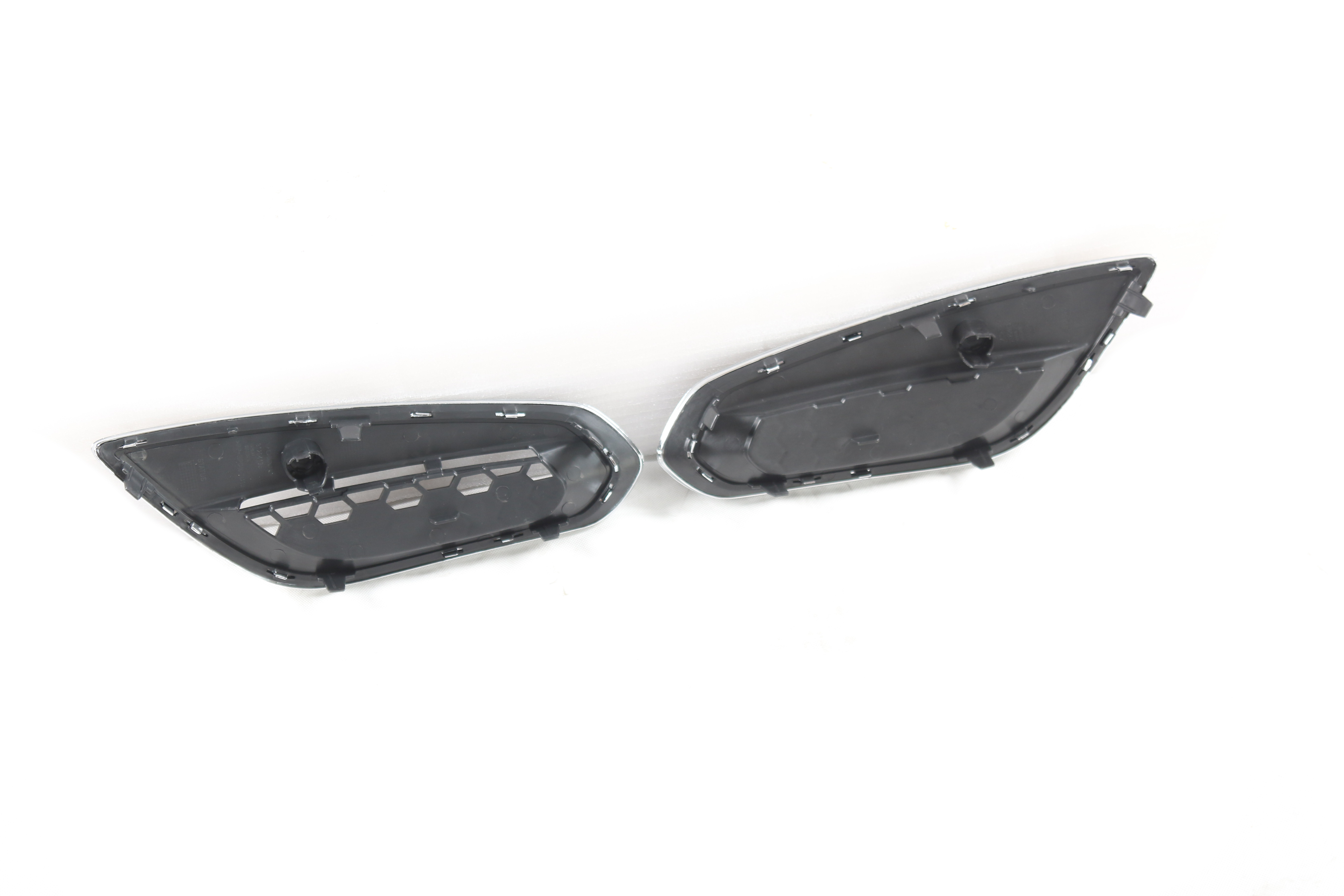 Telaio in lamiera per fendinebbia per ricambi auto senza fori L/R 31323411 31323412 adatto per Volvo V60/S60 2011-2013